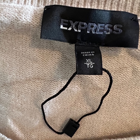 XL NWOT EXPRESS FAUX LEATHER PIECED HIGH SLIT SWEATER Long Sleeve Top Winter
NE - Picture 5 of 14